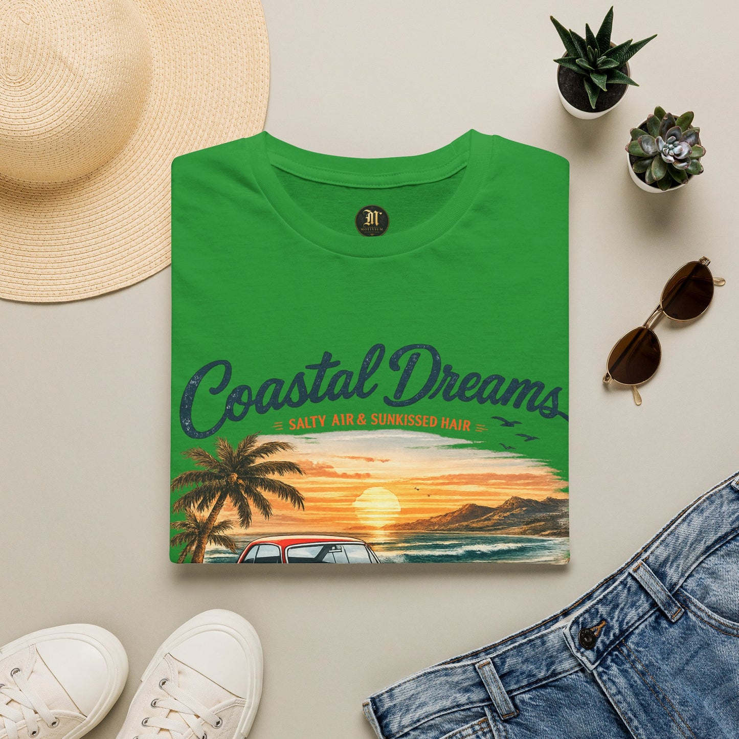 Coastal Dreams T-Shirt – Salzige Luft & Sonnengeküsstes Haar | Vintage Oldtimer Strand Motiv