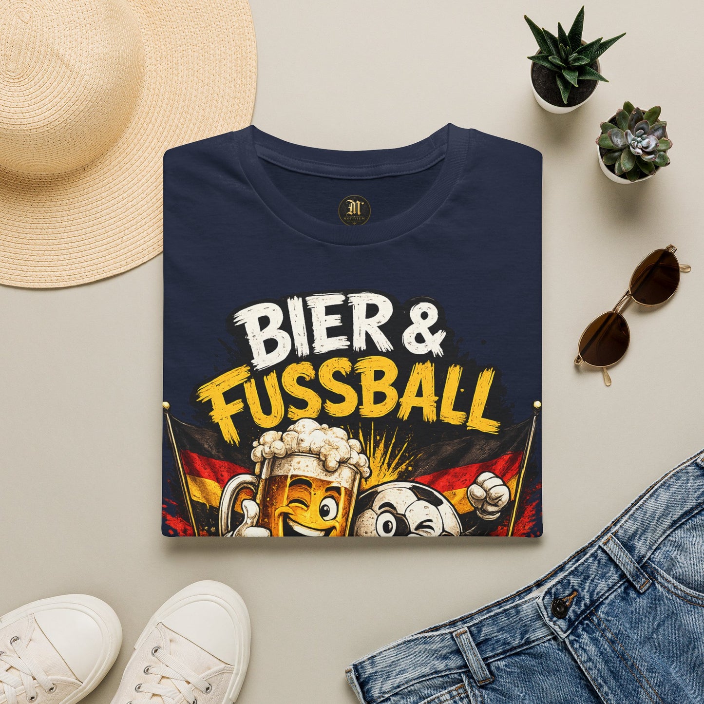 Bier & Fußball – Ein starkes Team | Deutschland Fan T-Shirt | Lustiges Fußball & Bier Design