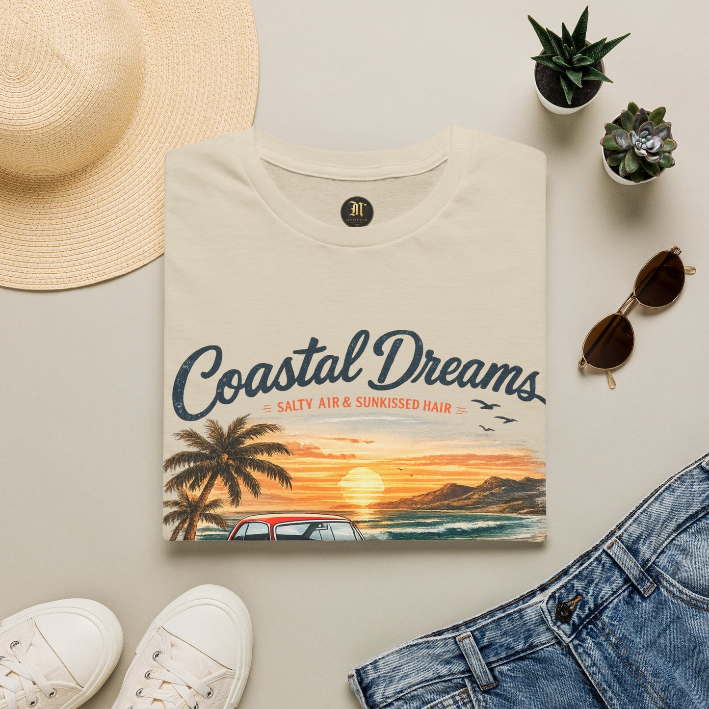 Coastal Dreams T-Shirt – Salzige Luft & Sonnengeküsstes Haar | Vintage Oldtimer Strand Motiv
