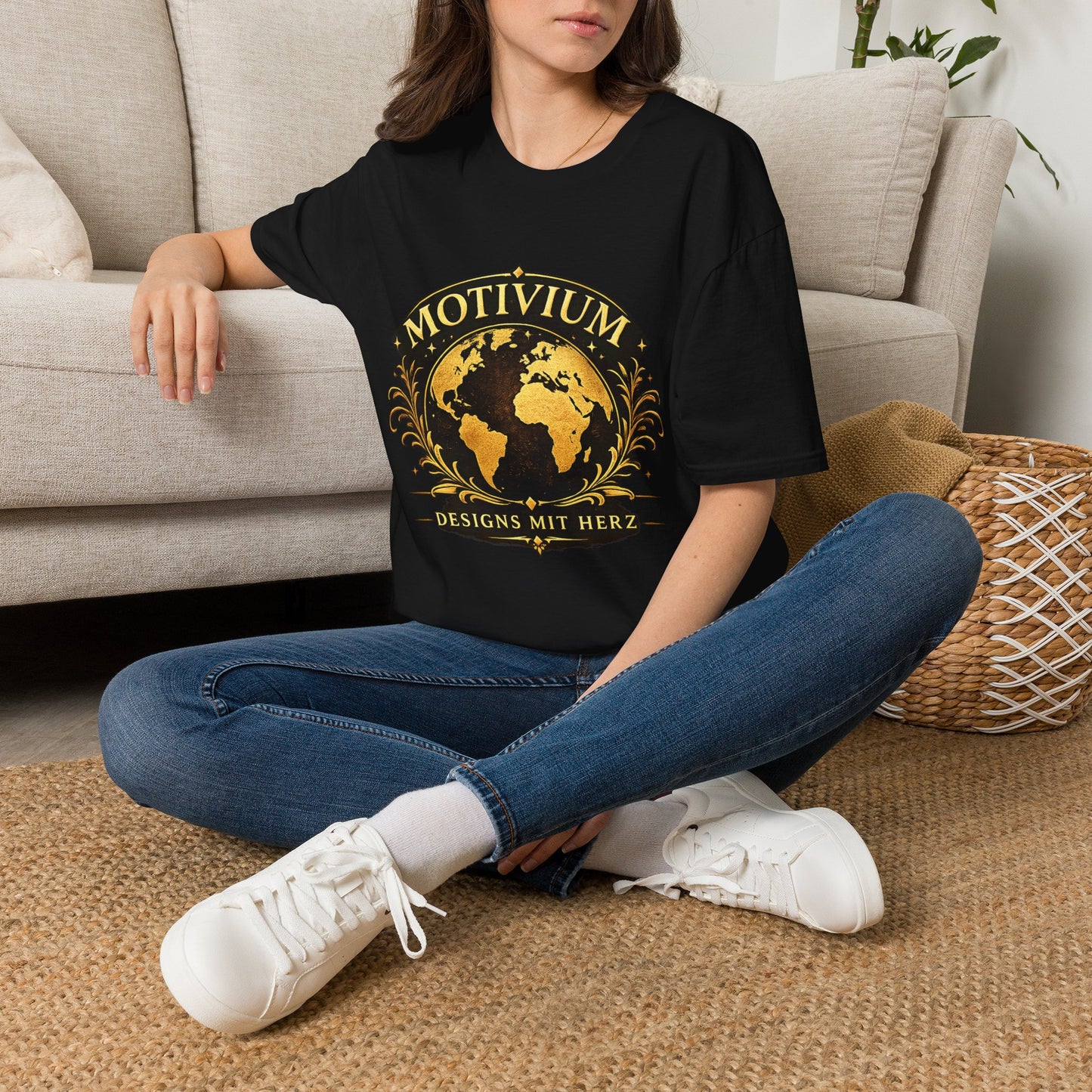 Motivium World Edition – Premium T-Shirt | Designs mit Herz