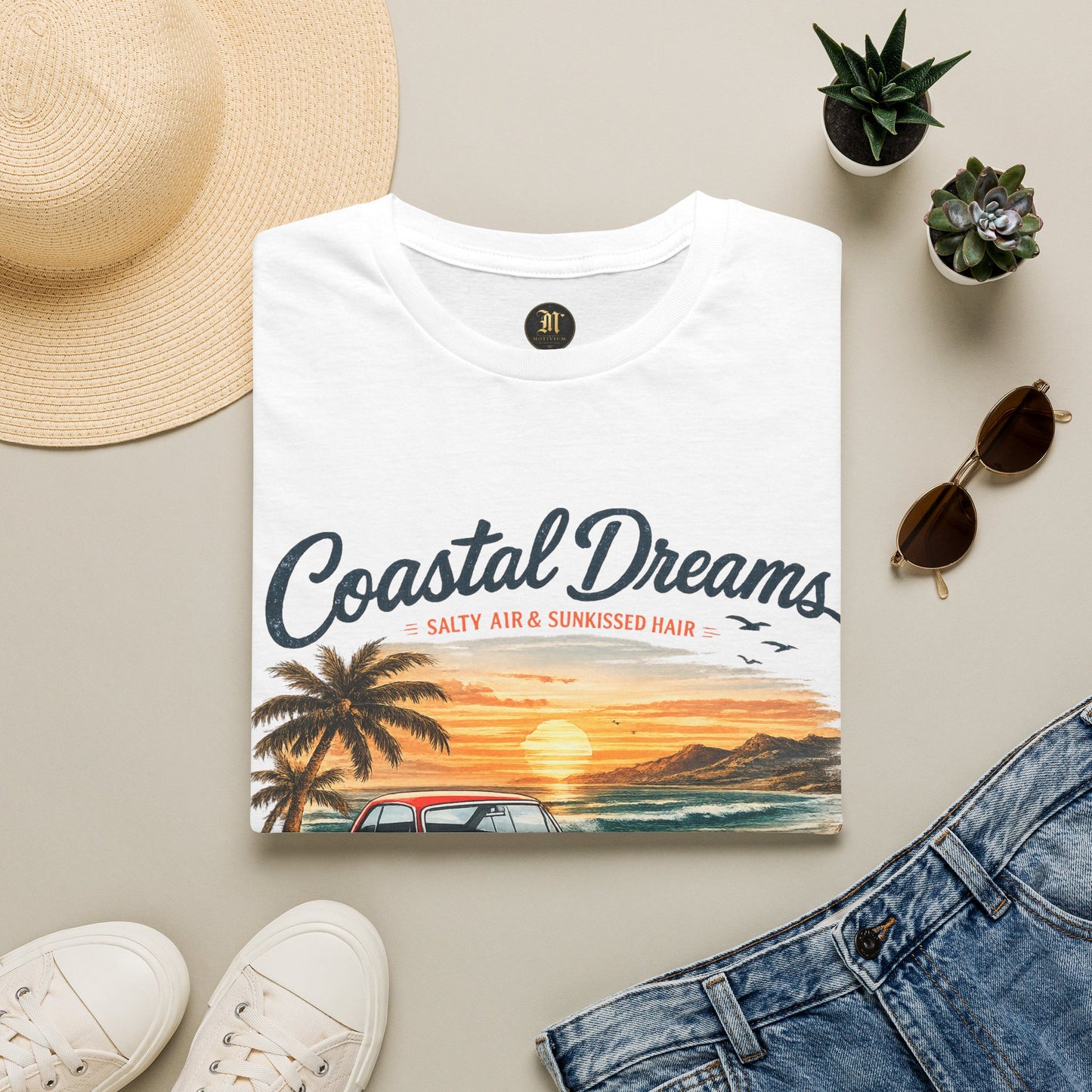 Coastal Dreams T-Shirt – Salzige Luft & Sonnengeküsstes Haar | Vintage Oldtimer Strand Motiv